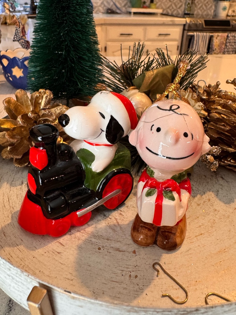 VTG Peanuts Snoopy Train & Charlie Brown Ceramic Christmas Figures Japan